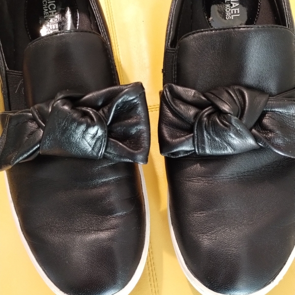Michael Kors Black Leather Loafers with Bow - Picture 9 of 16